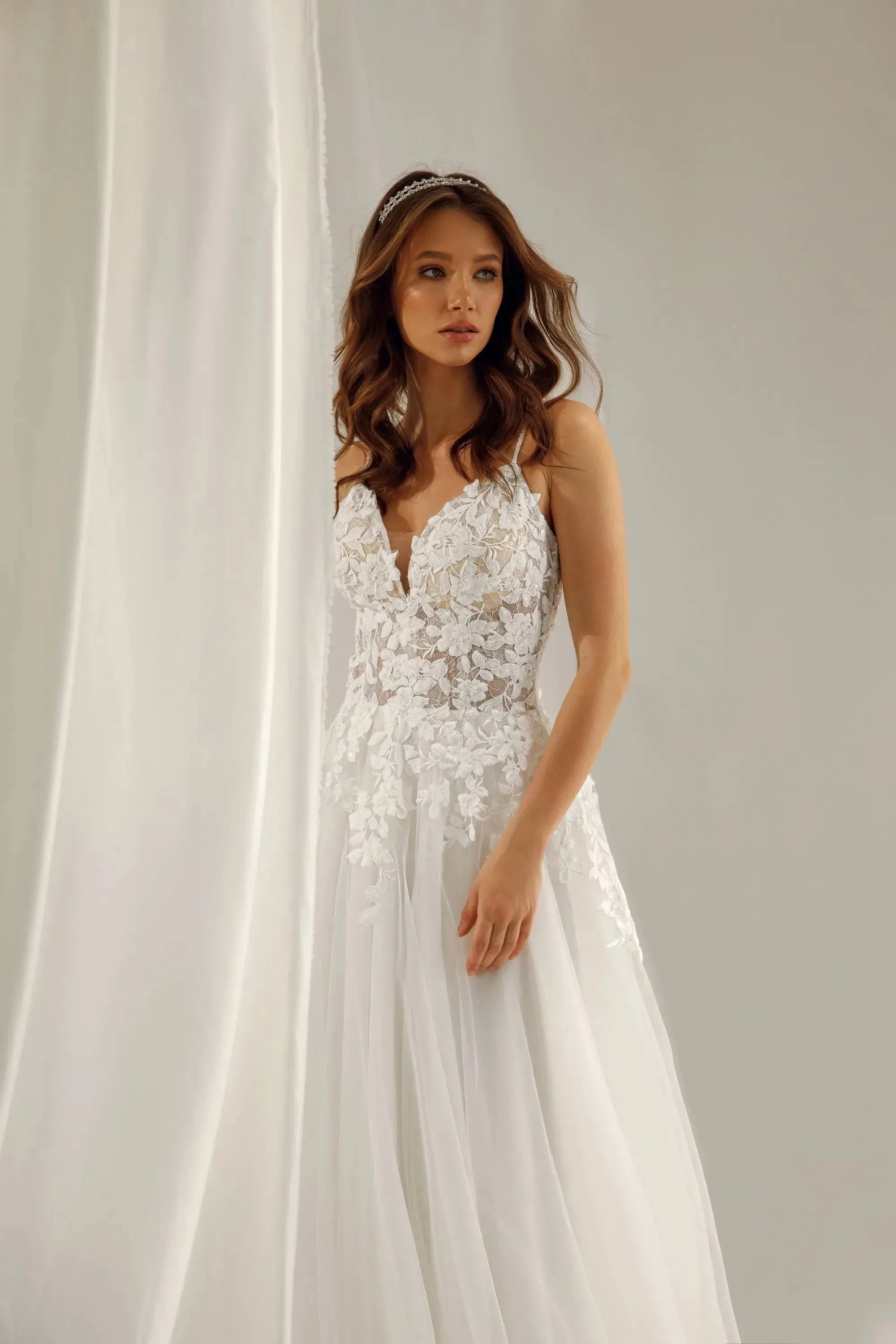 Boho Wedding Dresses For Women V Neck Lace Tulle A-Line Brides Gown Romantic Backless Formal Bridal Dresses Customized