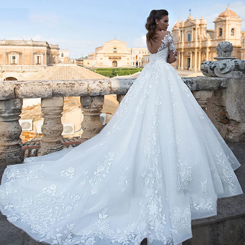 Luxury Wedding Dresses O-Neck A-Line Sexy Bridal Gowns Lace Appliques Long Sleeves Robe Vintage Vestidos De Novia