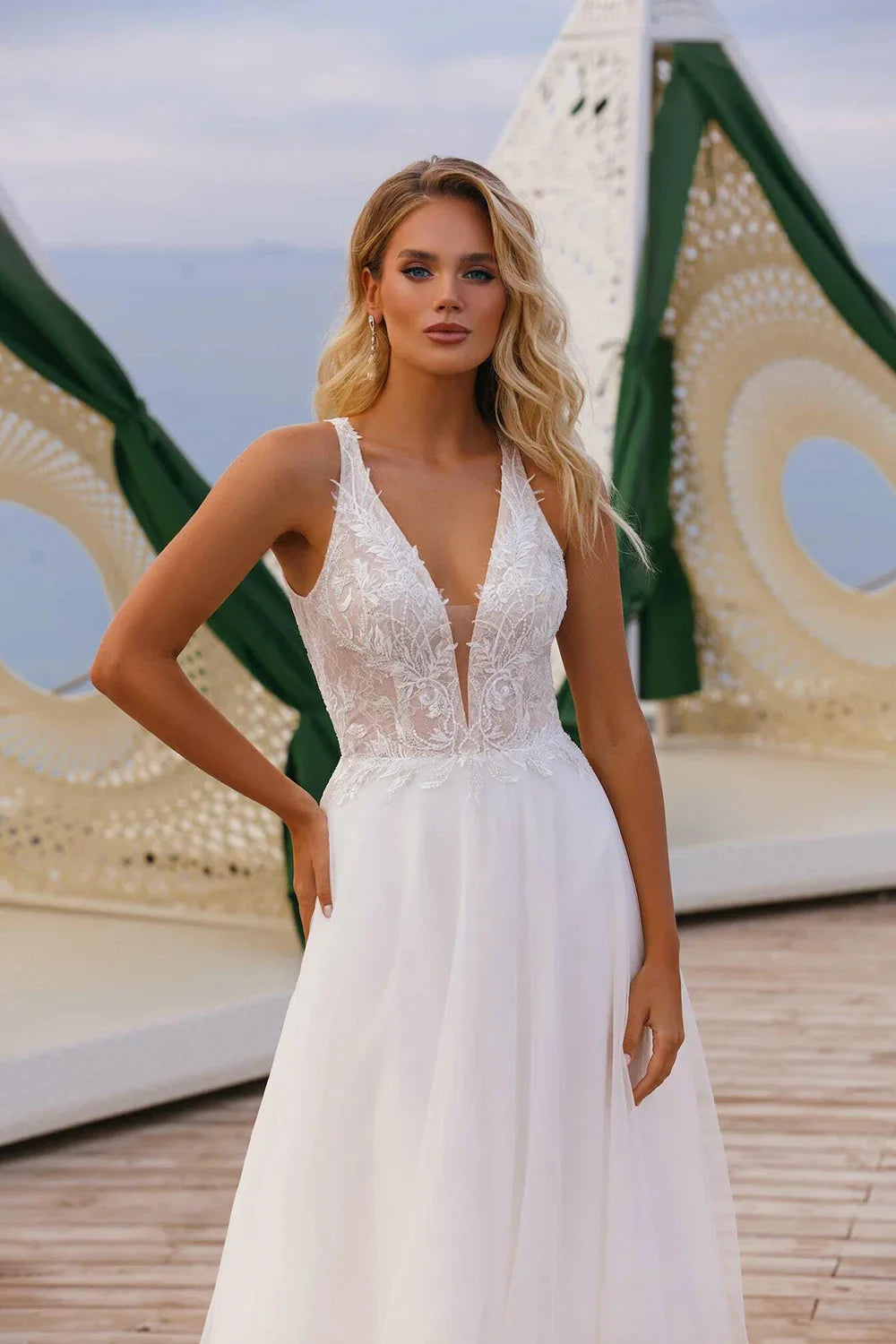 Boho Wedding Dresses A-Line Deep V-Neck Sleeveless Lace Appliques Tulle Bridal Gown Women Backless Luxury Brides Dresses