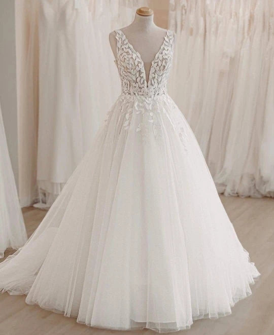 Fashion A Line Wedding Dresses V-neck Custom-Made Court Train Lace Appliques Sleeveless Vestido De Noiva Robe De Mariée