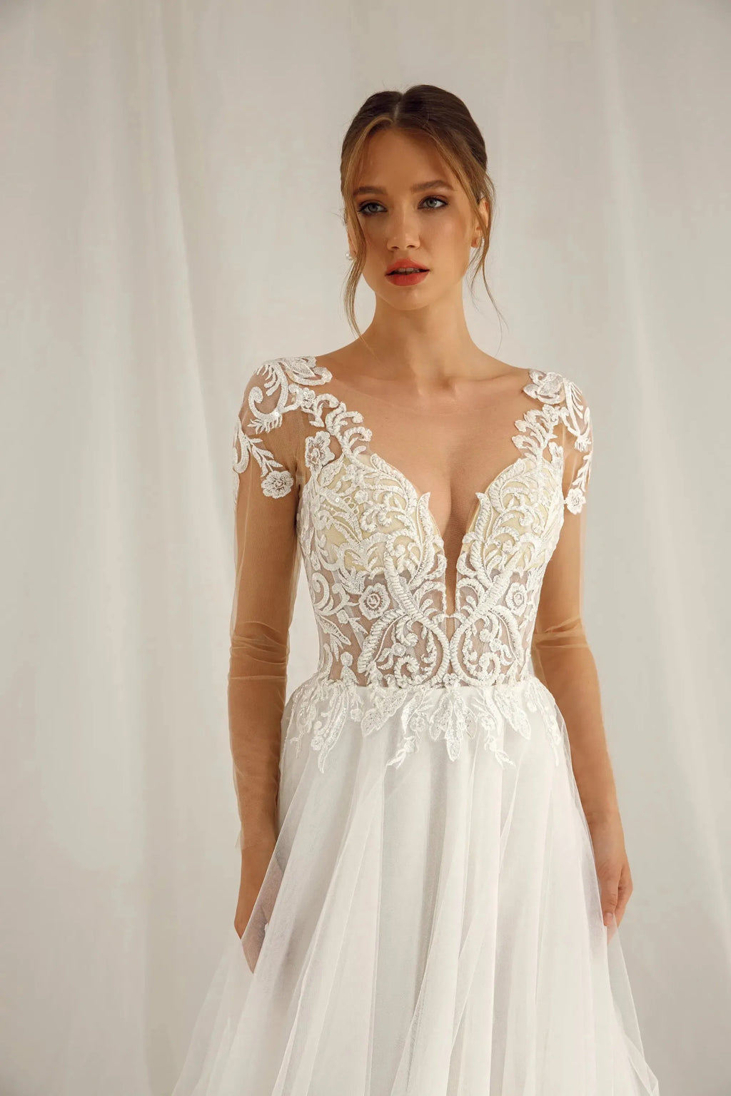 Lace Applique Boho Wedding Dresses A-Line Tulle Backless Brides Wedding Gown Elegant Sleeveless Bridal Dresses Customized