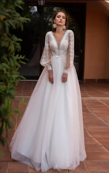 Elegant Long Sleeve Wedding Dresses Lace V Neck Beach For Bridal Dress Tulle Sweep Train Backless Bride Gowns