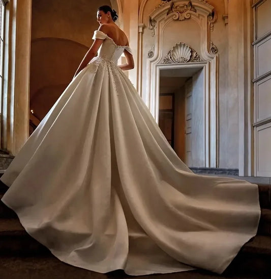 Classic gorgeous luxury pearl Wedding dress Sexy deep V-neck backless A-line beach Romantic wedding Elegant bridal party dress