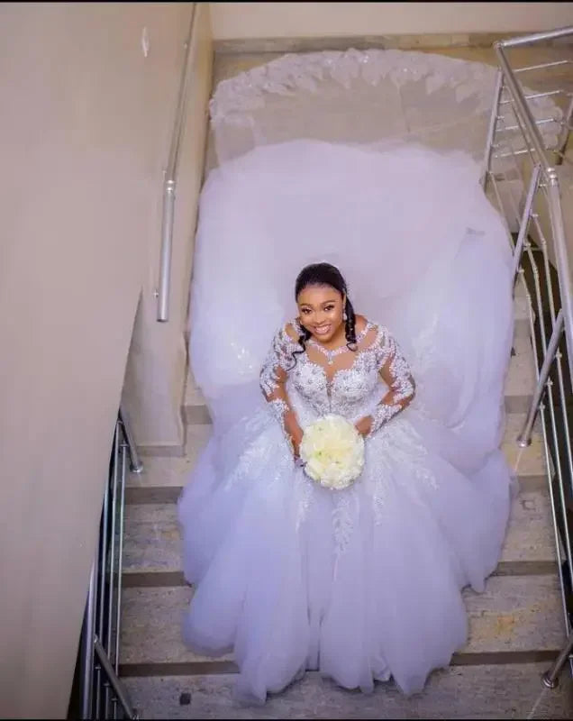 Customize Long Sleeve Ball Gown Wedding Dresses Cathedral Tail African Girl Beaded Lace Bridal Gowns Vestido De Noiva