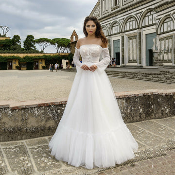 Luxury Wedding Dresses Lace Applique Tiered Tulle Off Shoulder Long Sleeves Brides Gown Corset Bridal Dress Customized