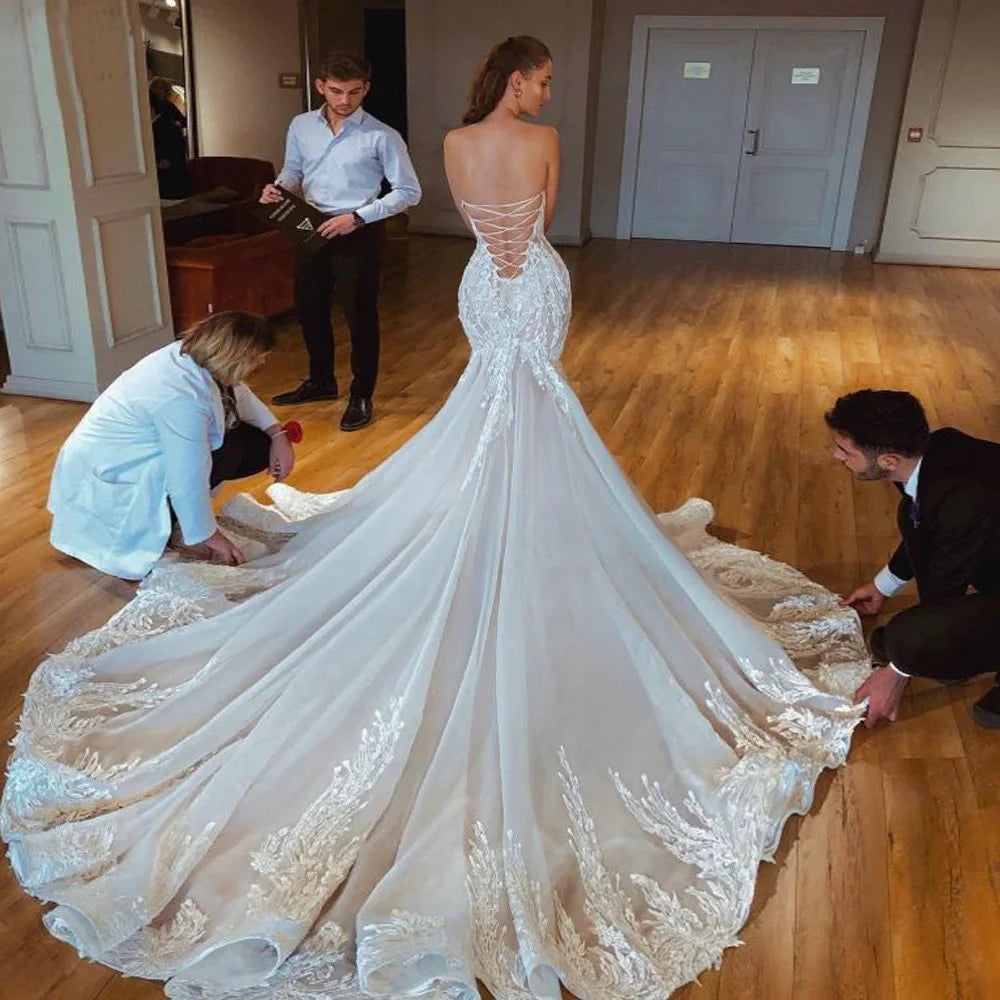 customized Luxury Lace Mermaid Wedding Dress Strapless Dubai Arabic Bridal Gowns Open Back Sleeveless Appliques Saudi Vestido