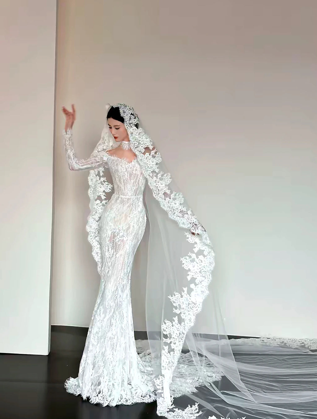 Customized Gorgeous Lace Off The Shoulder Lace Mermaid Wedding Dress Sexy Long Sleeve See Through Vintage Bridal Dresses