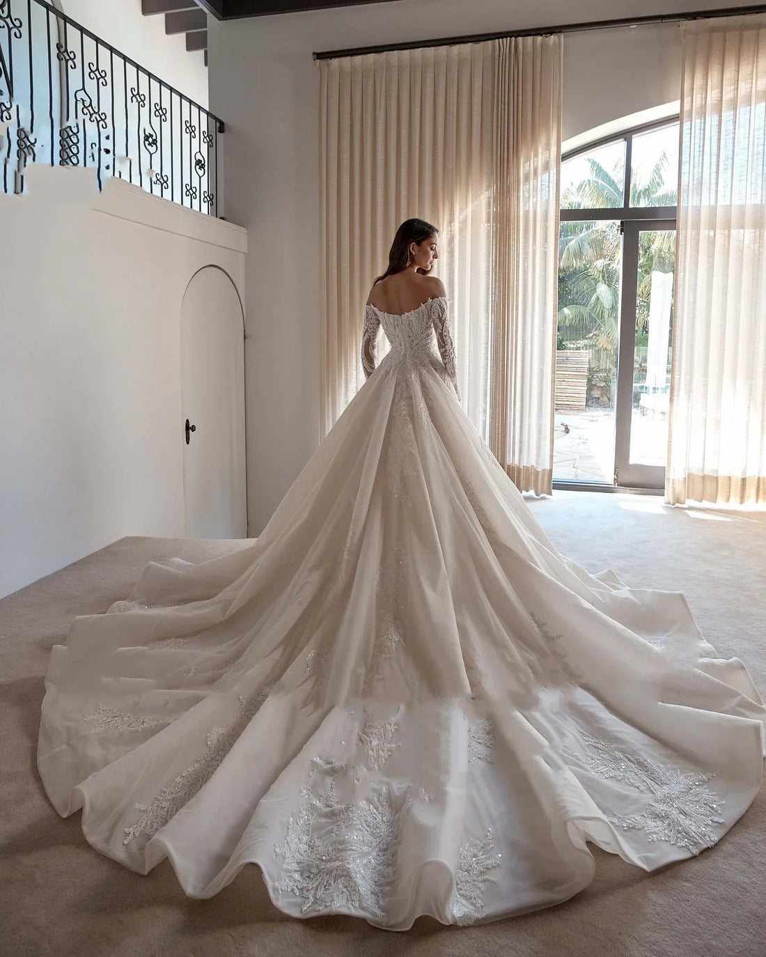 Elegant princess wedding dress tulle applique lace long sleeves bridal gown floor length