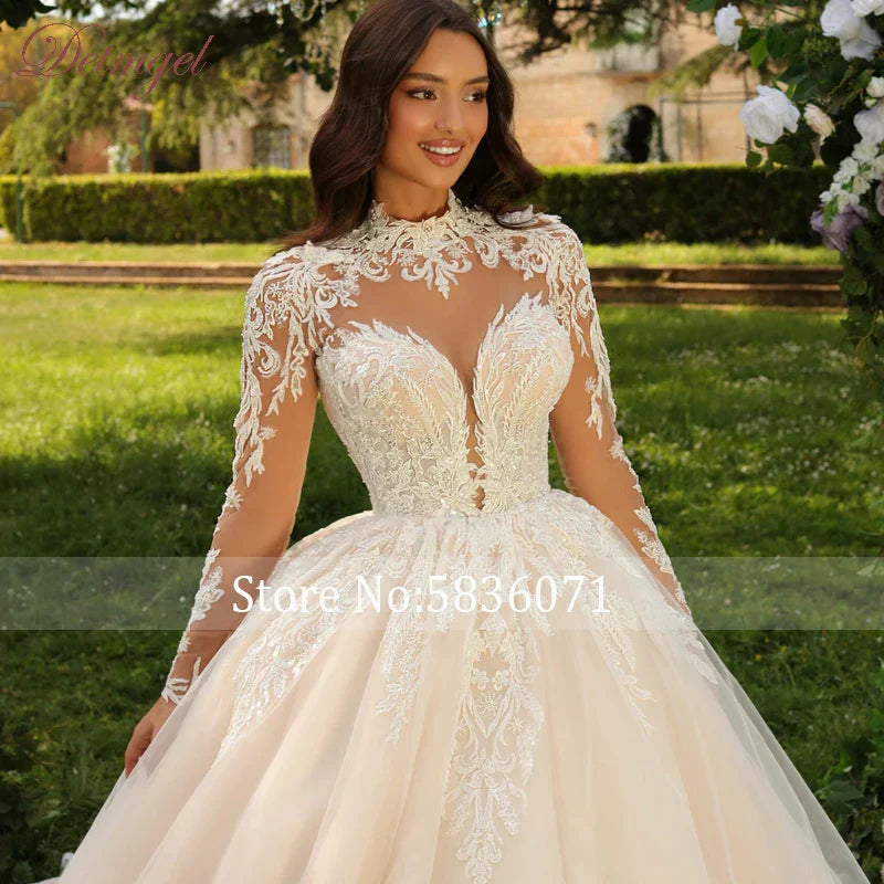 Classic High Neck Long Sleeves Ball Gown Wedding Dress Delicate Beading Appliques Court Train Vintage Bridal Gown