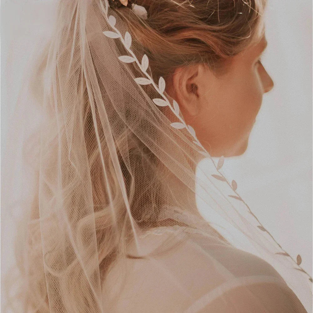 NZUK Leaf Lace Edge Wedding  Veils With Comb Cathedral Bridal Veil Thin Lace Trim Mantilla Veu