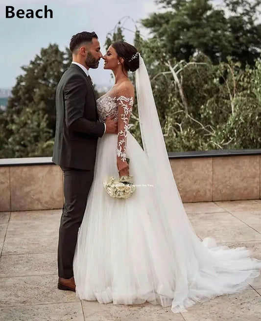 Beach Dotted Tulle Wedding Dresses Robe De Mariee Long Sleeves Sheer Neck Design Lace Appliques Formal Bridal Gowns picture color
