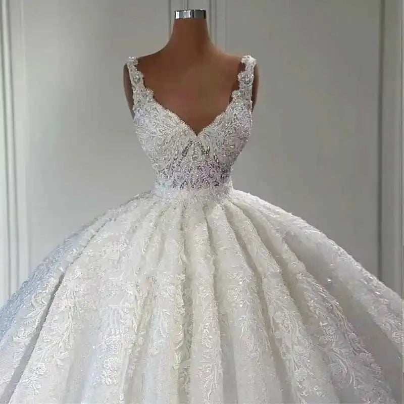 Customized Sexy V-Neck Lace Ball Gown Wedding Dresses Beading Robe Mariage Appliques Vintage Bridal Gown Vestidos De Novia