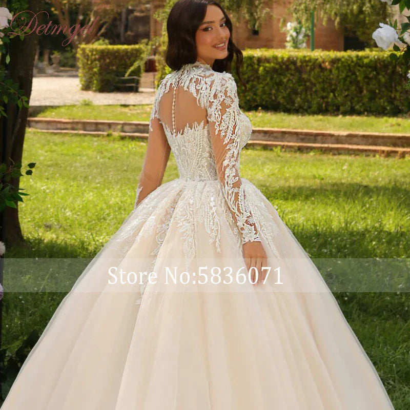 Classic High Neck Long Sleeves Ball Gown Wedding Dress Delicate Beading Appliques Court Train Vintage Bridal Gown
