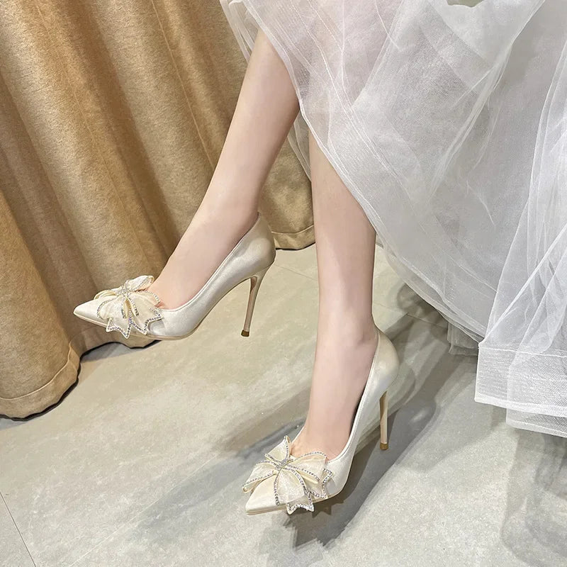 Women's High Heels Stiletto New Fashion Temperament Bow Rhinestone Pointed Wedding Shoes Bride Designers Shoes Party Shoes