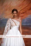 Exquisite Off Shoulder Beach A-Line Fluffy Wedding Dresses Sexy Backless Lace Backless Sweep Train Bridal Gowns