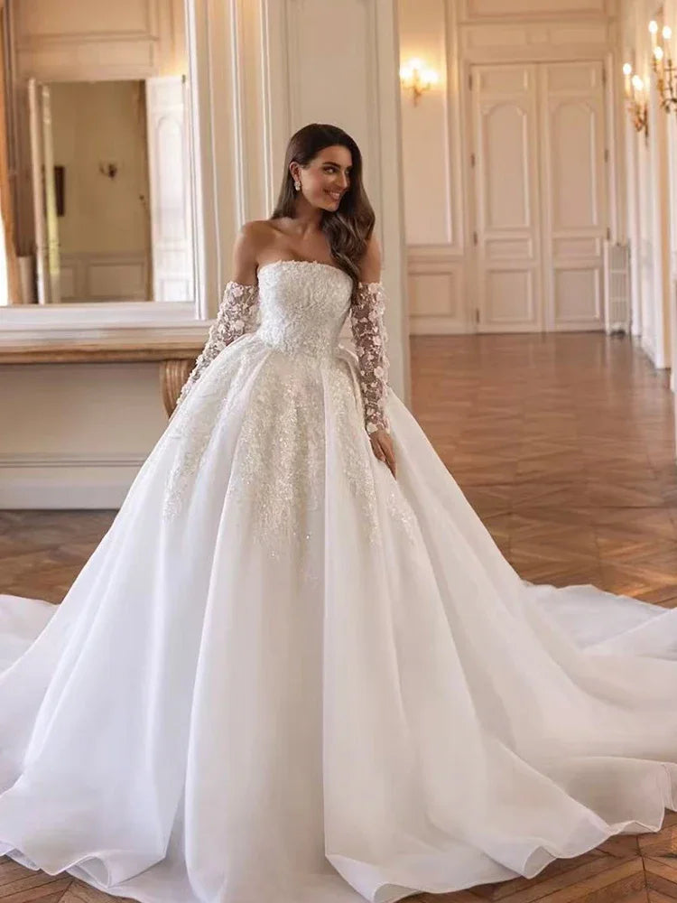 Customized Strapless Long Sleeve Ball Gown Wedding Dress Luxury Appliques Beading Princess Bridal Gown Vestidos De Novia