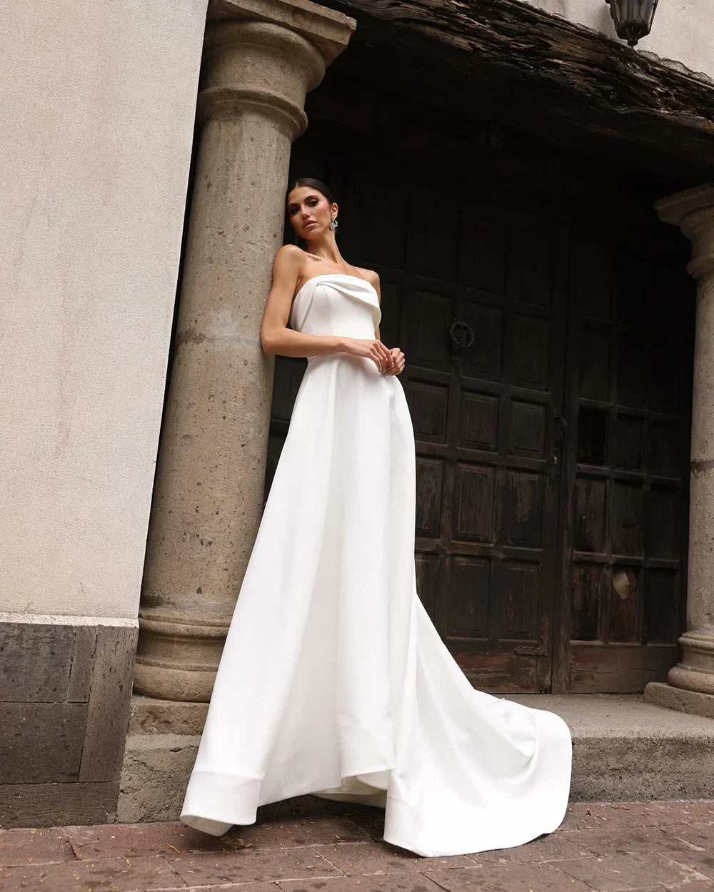 Vintage Satin Wedding Dresses Strapless Pleated Luxury Wedding Gown Layered Skirt Elegant Women Bridal Dress Customized