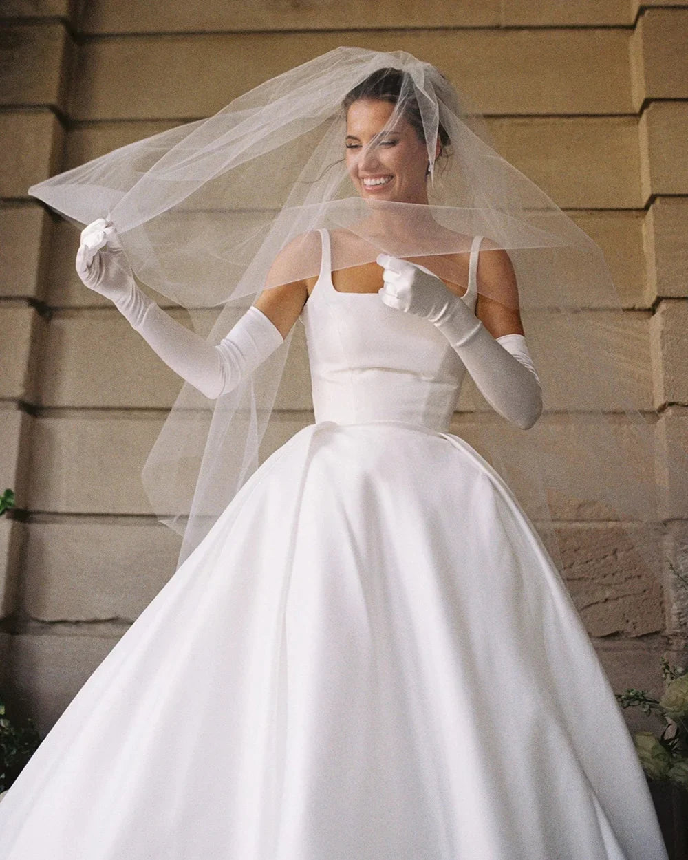 Satin Wedding Dresses Square Neck Sleeveless Wedding Ceremony Party Dress Simple Bridal Gown Classic Brides Dress Customized