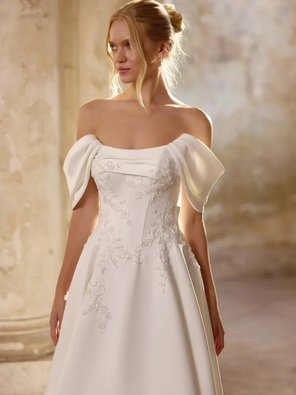 Customized Strapless A-line Beaded Satin Wedding Dress Off Shoulder Bridal Gown  Lace Applique Elegant Dresses Vestidos De Novia