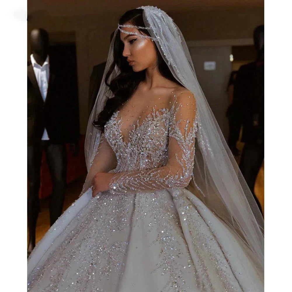 Luxurious Sexy V Neck Dubai Arabian Ball Gown Wedding Dress Plus Size Sweetheart Backless Sweeping Train Bridal Dress Bling Luxu