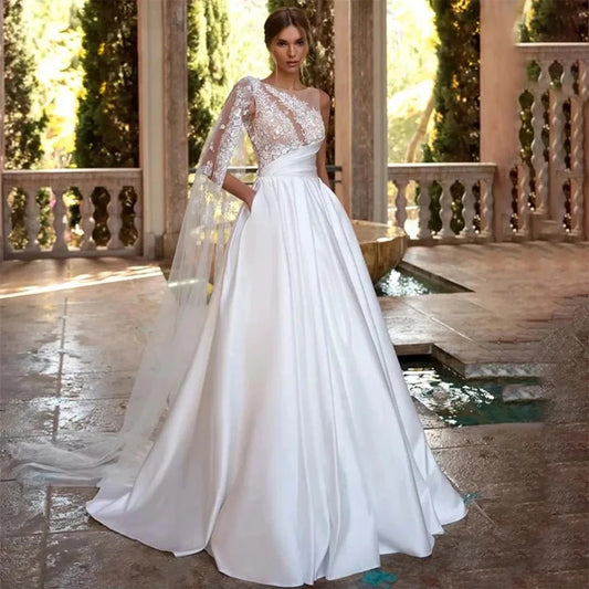 Exquisite Off Shoulder Beach A-Line Fluffy Wedding Dresses Sexy Backless Lace Backless Sweep Train Bridal Gowns champagne