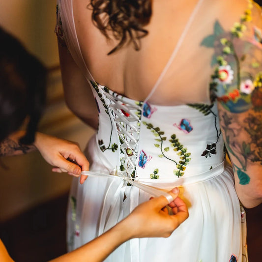 Sweetheart Embroidered Wildflower Colorful Wedding Dress Customized Short A Line Cap Sleeves Blossom Corset Dream Bridal Gowns