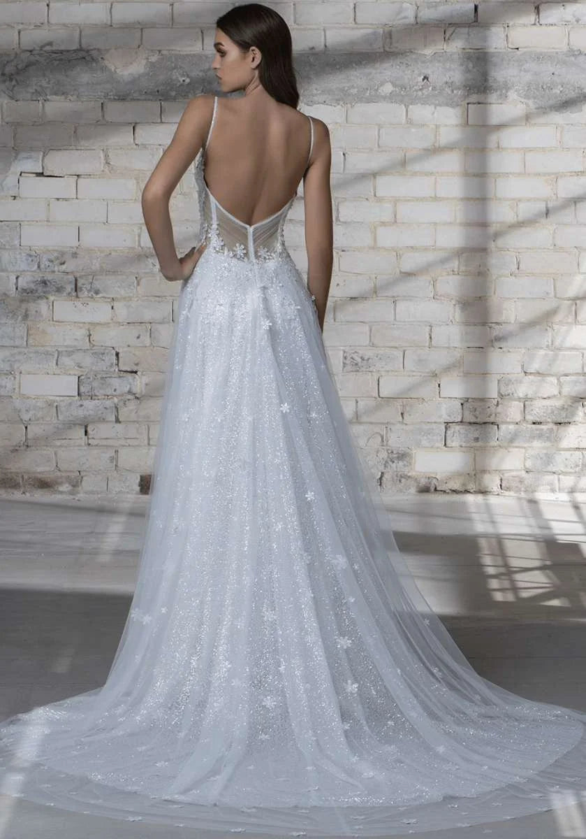 Custom Women's Sexy Elegant Deep V-Neck Embroidered Tulle Lace Patchwork Backless A-Line Princess Wedding Dress