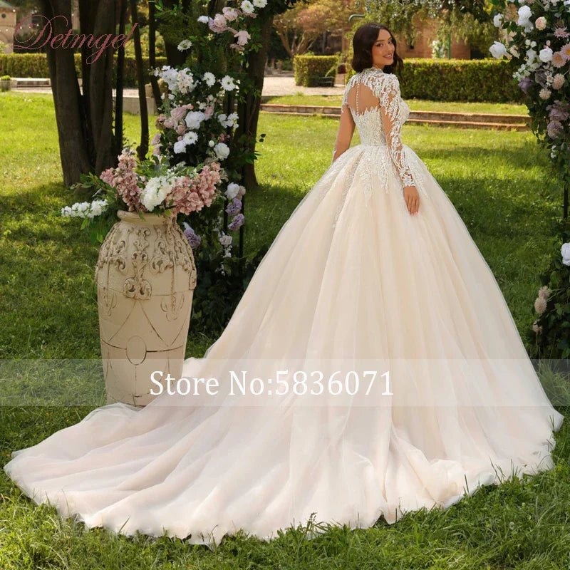 Classic High Neck Long Sleeves Ball Gown Wedding Dress Delicate Beading Appliques Court Train Vintage Bridal Gown