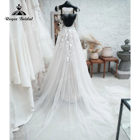 2025 Beach A Line FLowy Wedding Dress with V Neck Lace Appliques Backless Bridal Gown Beach Customized trouwjurk Robe de mariee