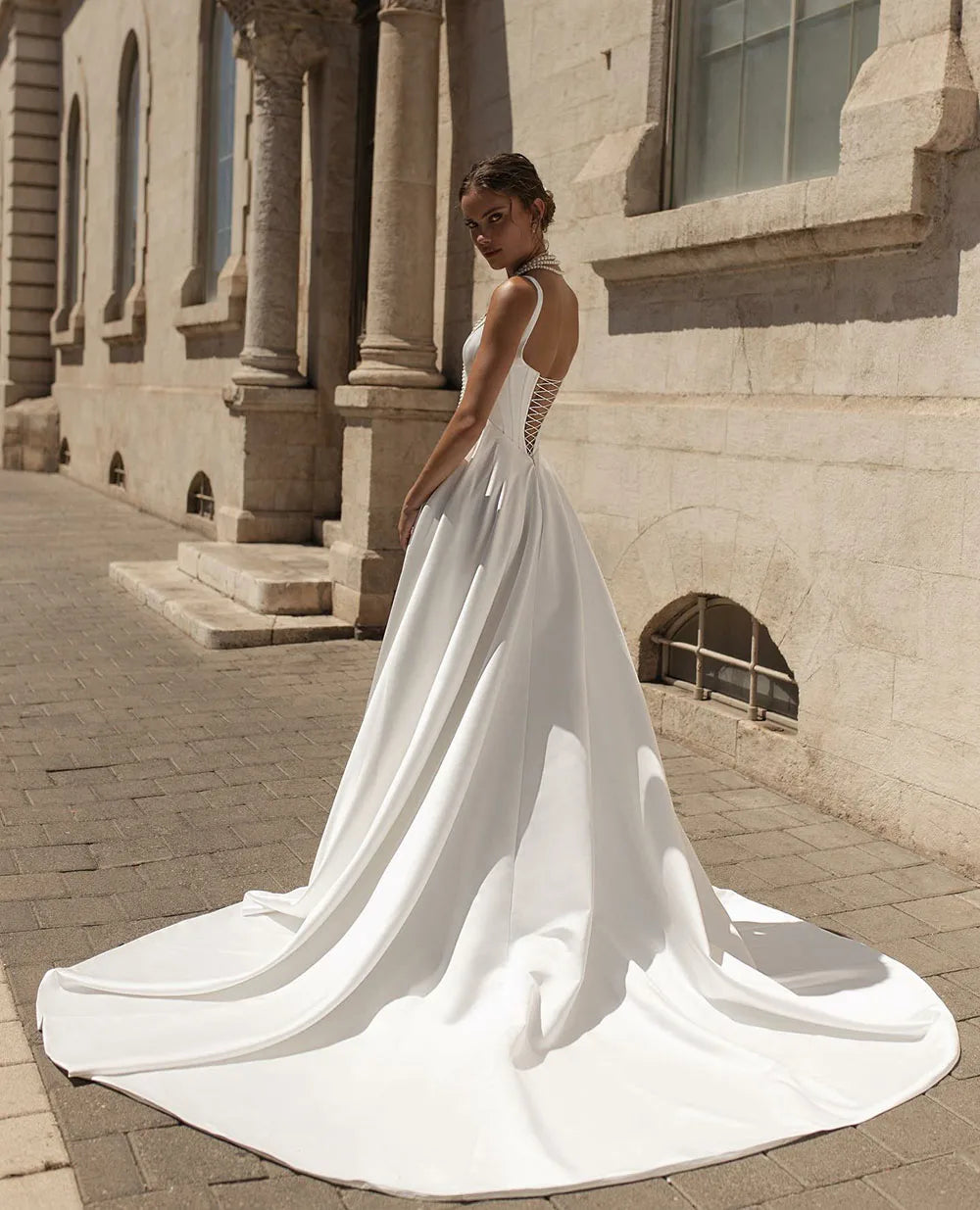 Satin Ivory Wedding Dresses Vinitage Pockets A-Line Square Neck Corset Bridal Gown Sweep Train Bride Dress Customized