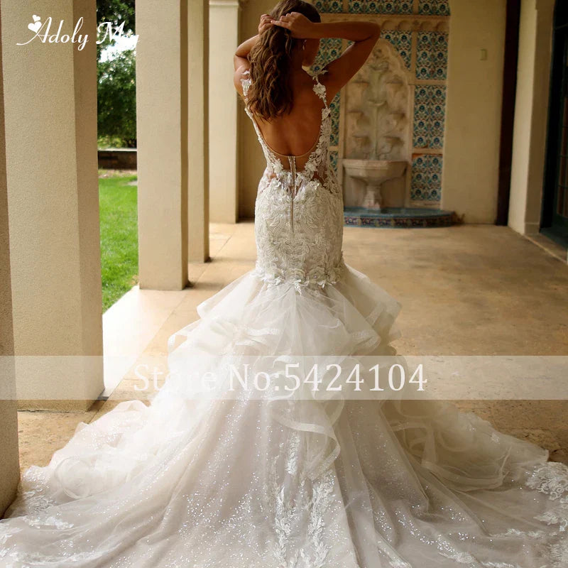 Gorgeous Flowers Spaghetti Straps Mermaid Wedding Dress Delicate Beading Appliques Backless Trumpet Bridal Gown