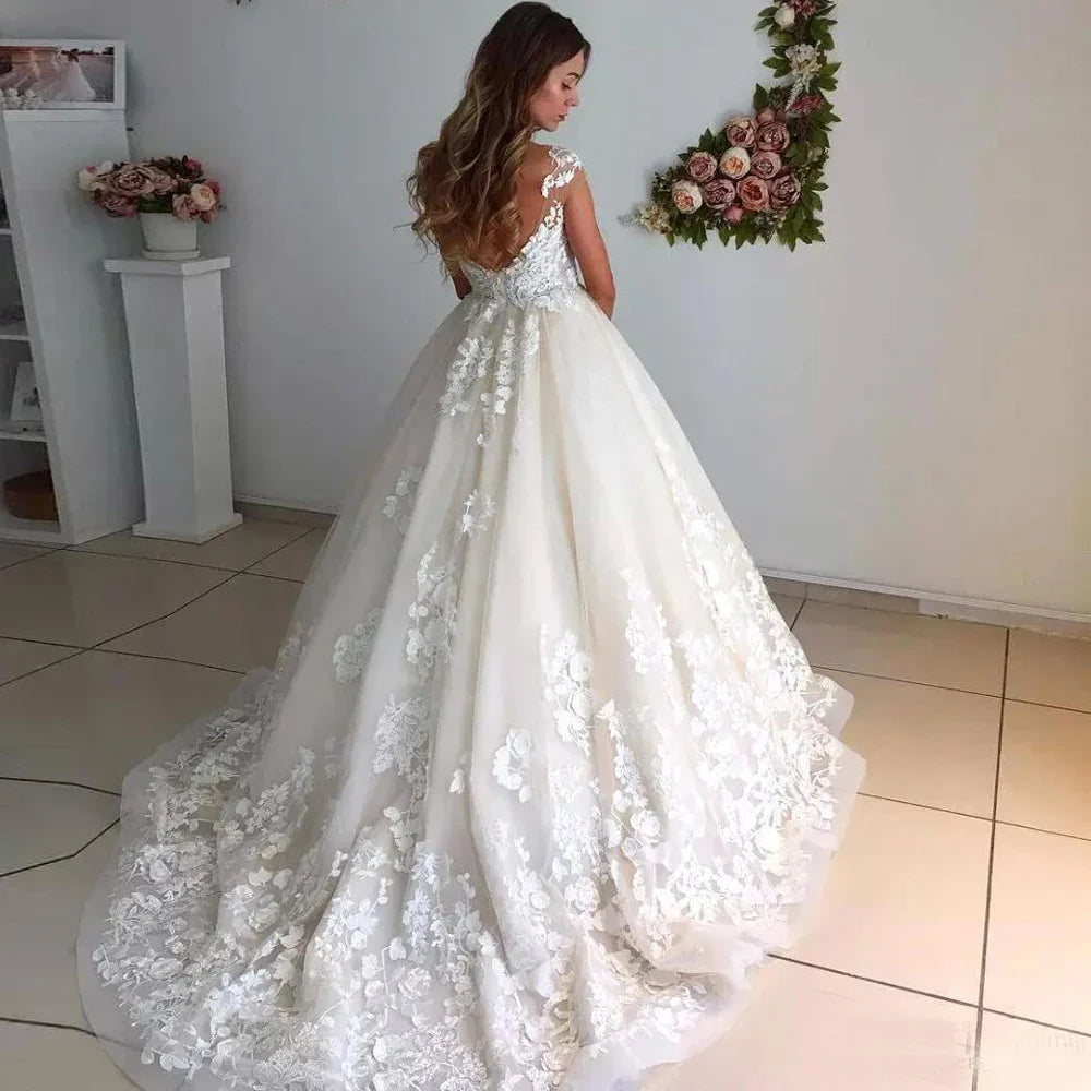 O-neck ball gown lace bodice sleeveless court train wedding dress bridal gown women