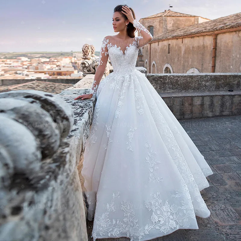 Luxury Wedding Dresses O-Neck A-Line Sexy Bridal Gowns Lace Appliques Long Sleeves Robe Vintage Vestidos De Novia