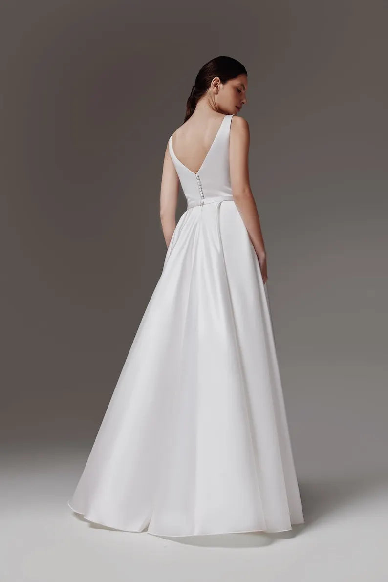 Elegant A Line Wedding Dresses Modern Princess Bridal Dress White Satin Backless Women Formal Wedding Gown Customized