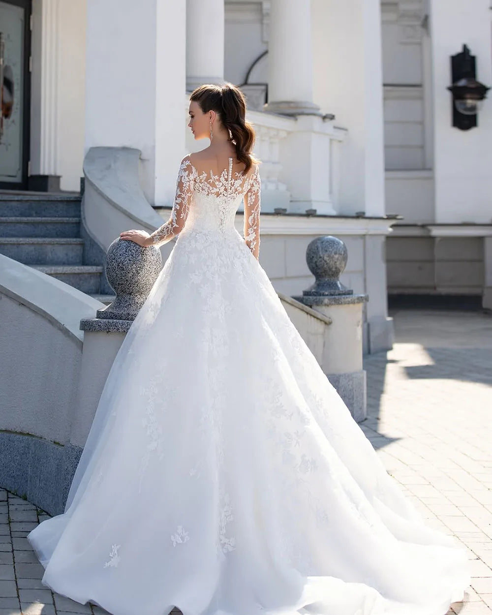 Customized Lace Wedding Gown With Floral Embroidery Illusion Long Sleeves Wedding Dress Backless Princess Elegant Bridal Dress