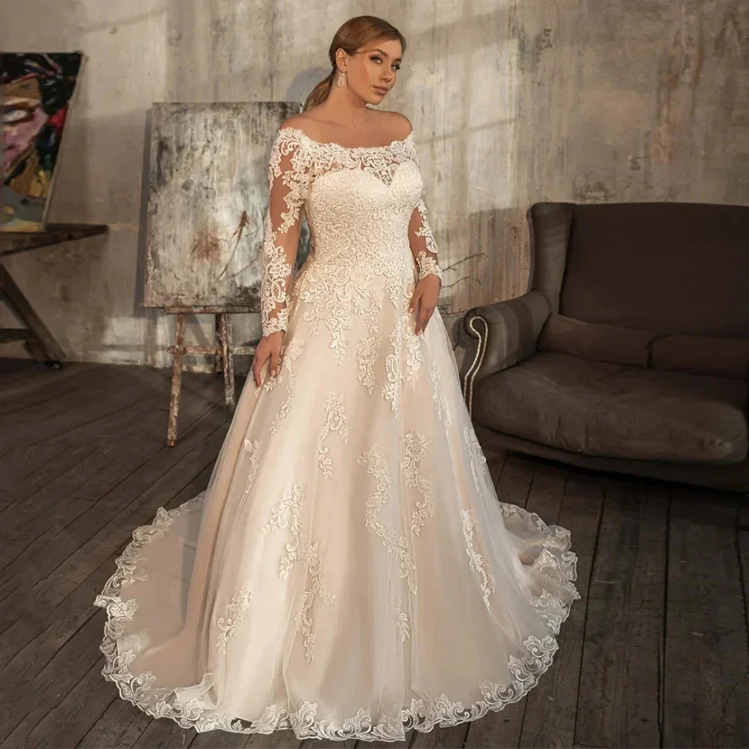 Plus size vintage wedding dress 2026 boat neck long sleeves lace appliques A-line bridal gown