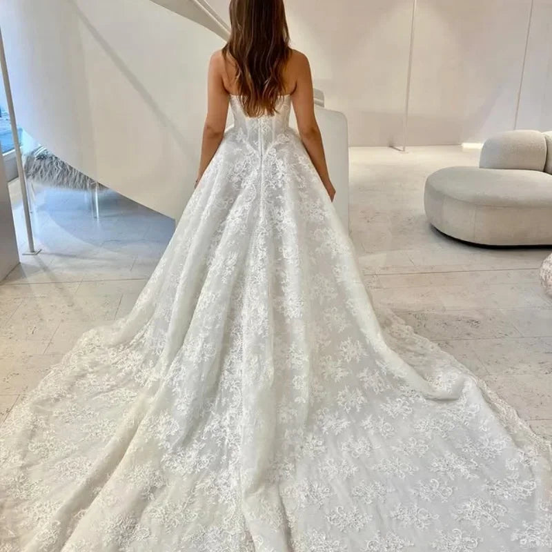 Customized ivory Ball Gown Wedding Dresses Lace Applique Sweetheart corset Bridal Gown Long tail Vestidos De Novia