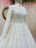 Saudi arabia bride - side angle