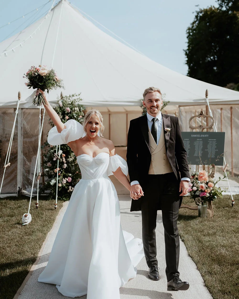 Customized Off-Shoulder Wedding Dress For Women Puff Sleeves Pleats A-Line Bridal Gown Elegant Backless Wedding Party Dress