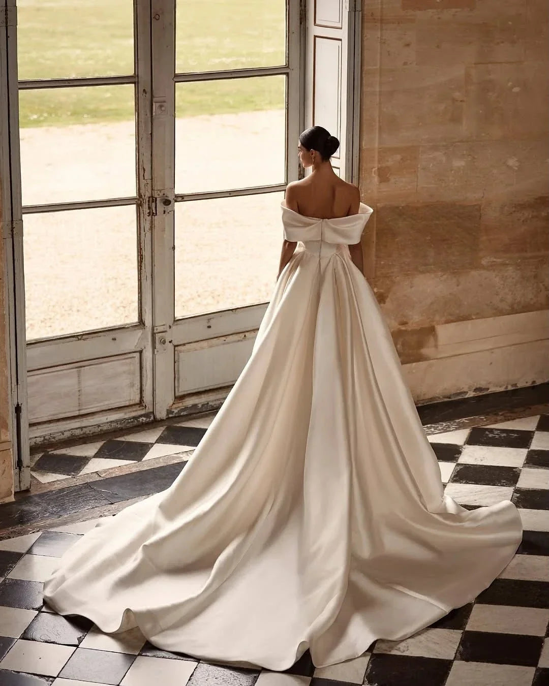 Customized Off Shoulder Satin Wedding Dress Vintage Bride Dress Folded Elegant Women Bridal Gown Vestido De Novia