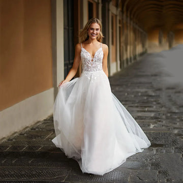 Elegant Boho A-line Wedding Dresses V Neck Bihemian Brides Dress Lace Appliques Backless Luxury Bridal Dress Customized