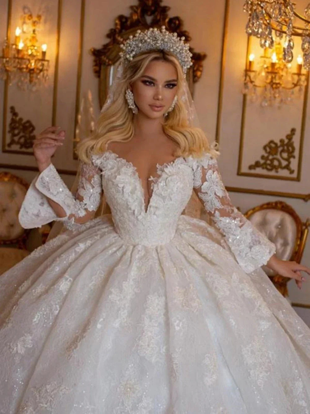 Luxury ball gown wedding dress deep V-neck sequins lace elegant Dubai bridal dress custom