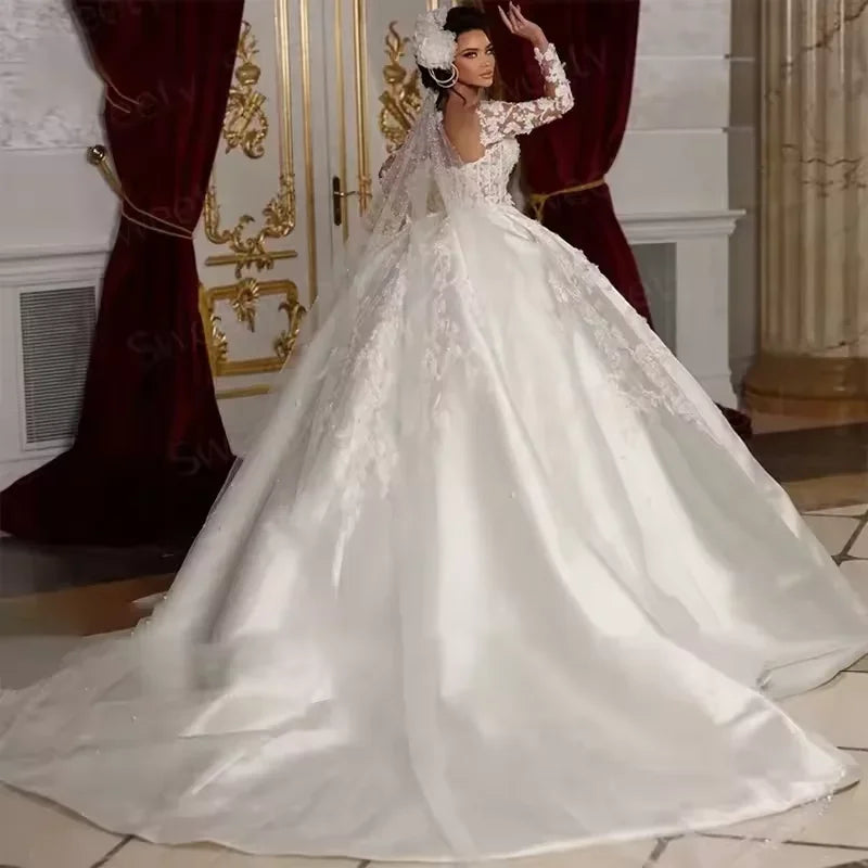 Customzied Long Sleeves Wedding Dress Applique Lace Princess Ball Gown Scoop Neck Satin Bride Dress Vestido De Novia