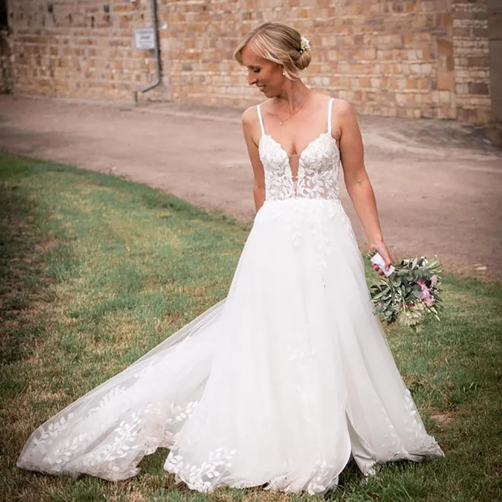 Boho V-Neck Wedding Dresses Luxury Brides Dress Lace Appliques A Line Backless Tulle Bridal Dress Wedding Gown Customized
