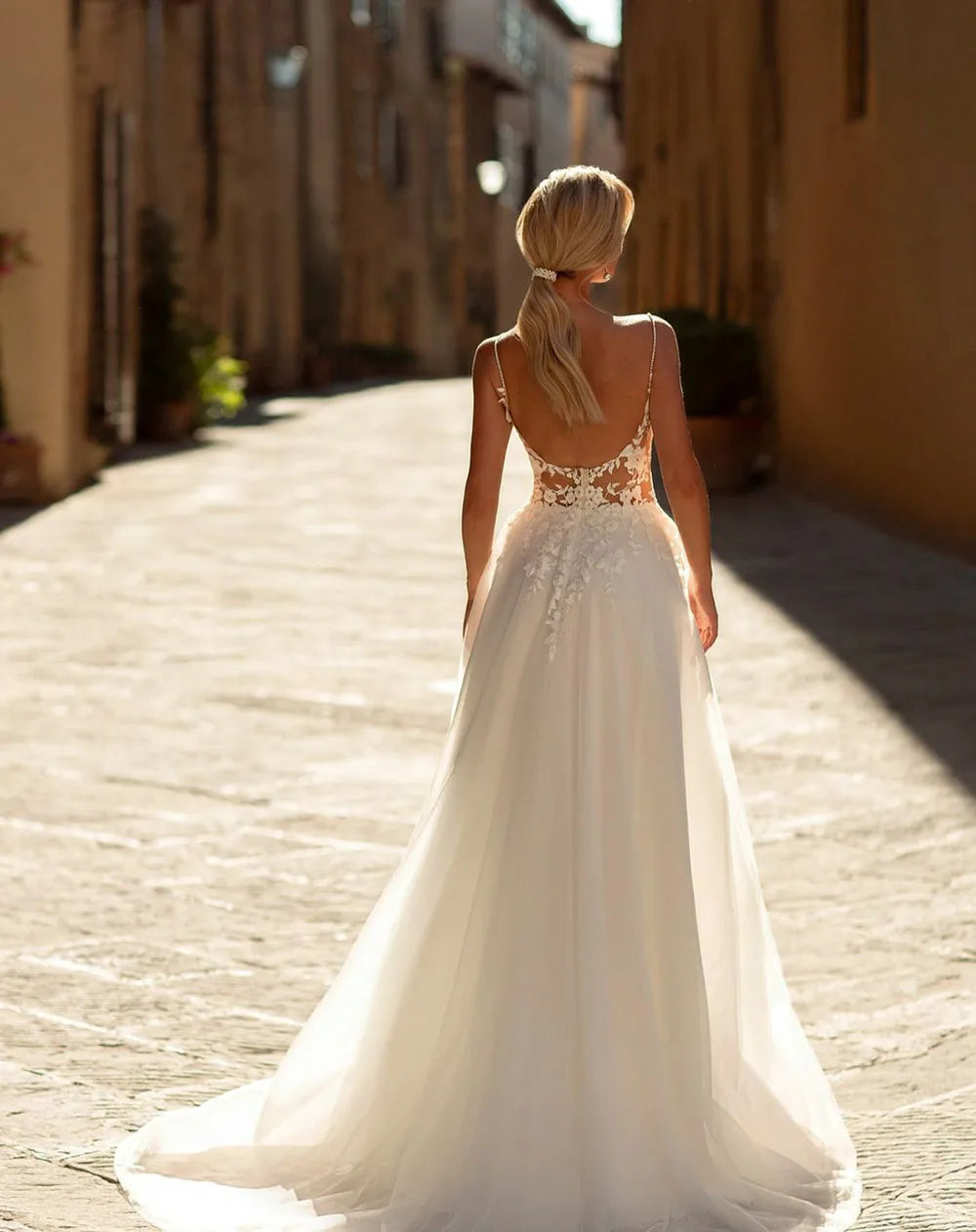 Customized Spaghetti Straps Bridal Dress Women's Boho Wedding Dress For Brides Lace Appliques A Line Tulle Princess Bride Gowns