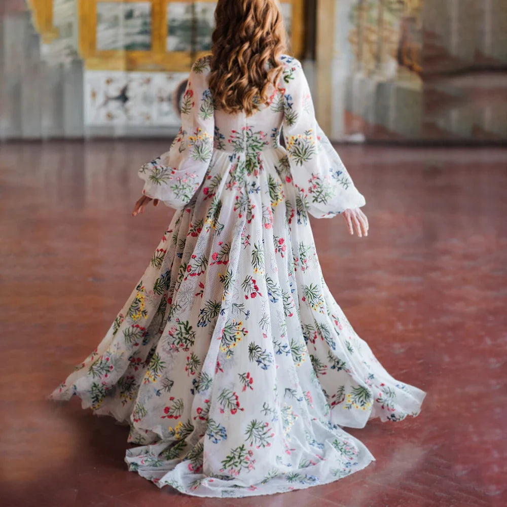 Long Bishop Sleeves Embroidered Netting Alternative Wedding Gown Customized V Neck Floral Fairytale Plus Size Evening Dress
