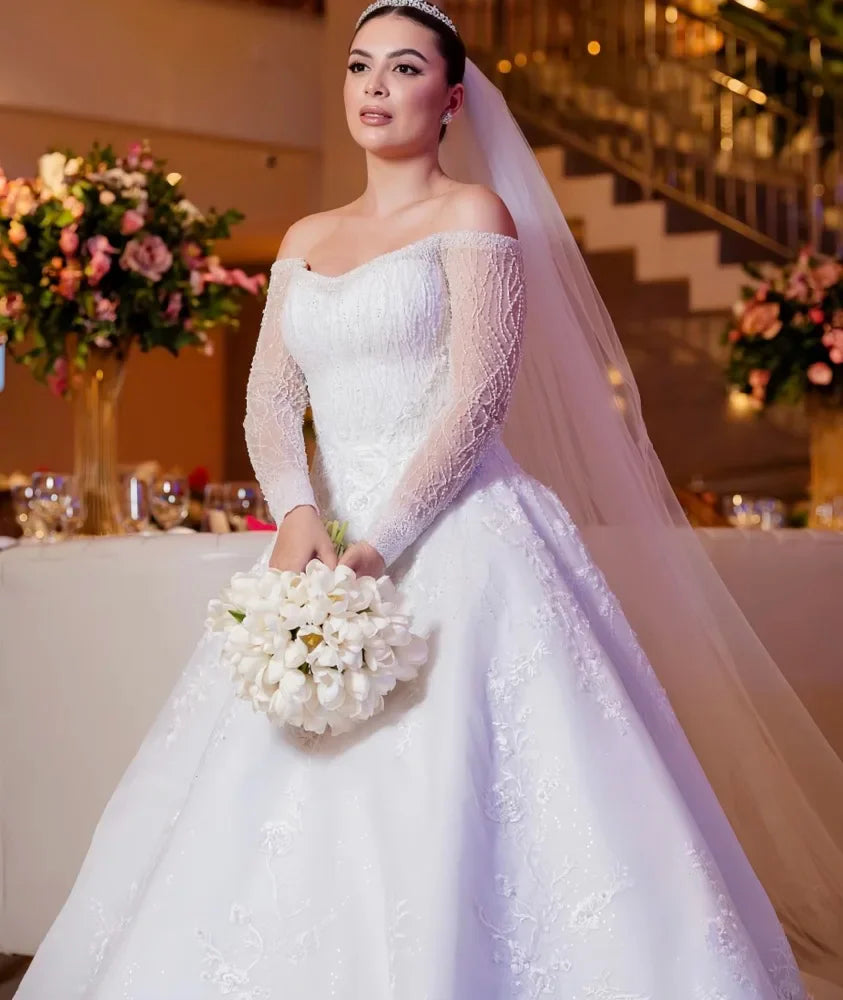 Luxurious wedding dress, white lace strapless long-sleeved women's wedding dress - Image 3