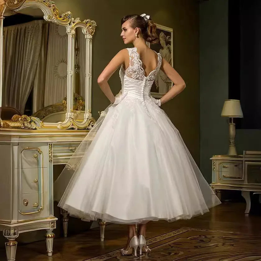 Classic short wedding dress 2026 boat neck sleeveless buttons lace applique bride garden bridal gown