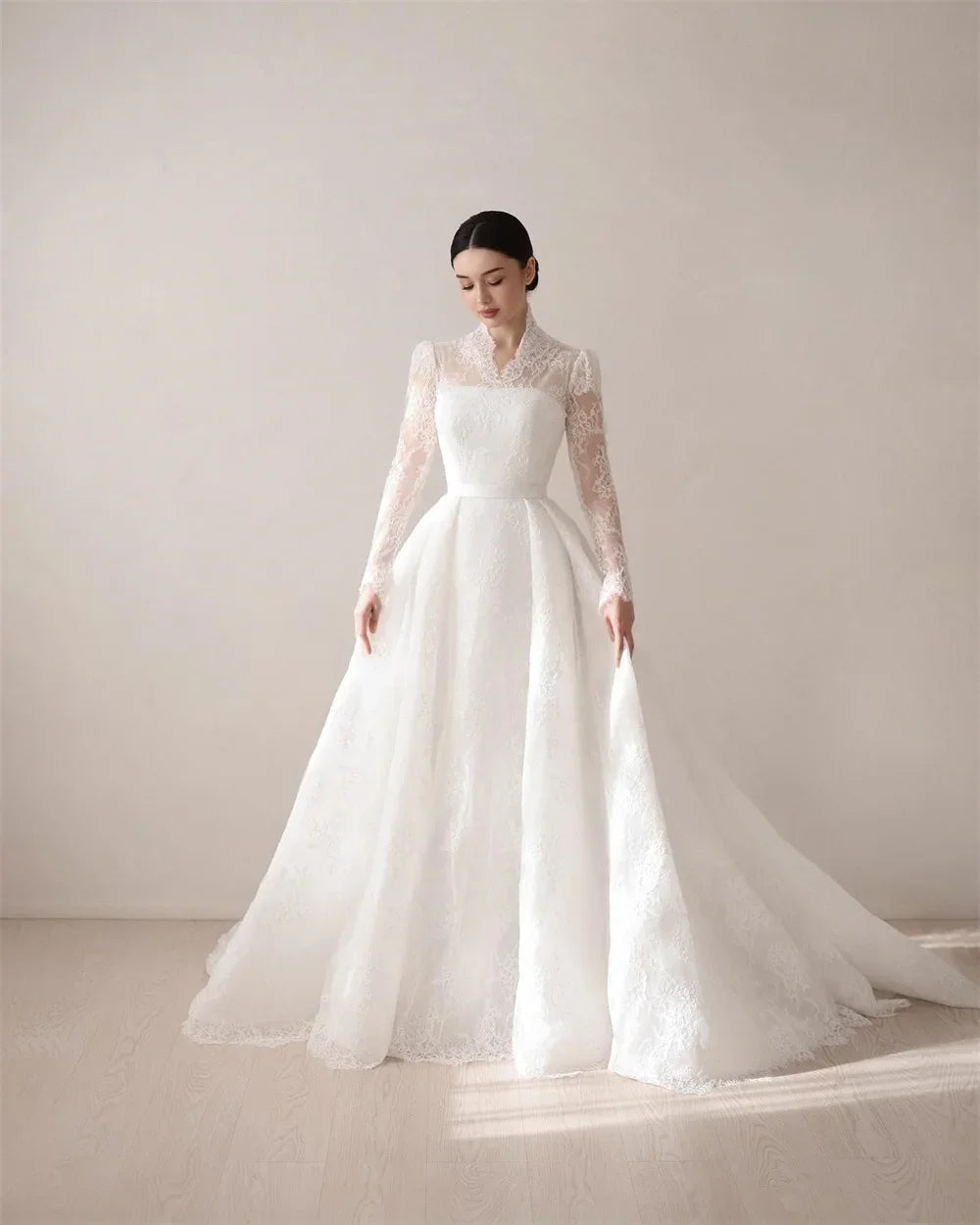 Elegant Dubai V-neck full lace wedding dress long sleeves A-line Saudi bridal dress