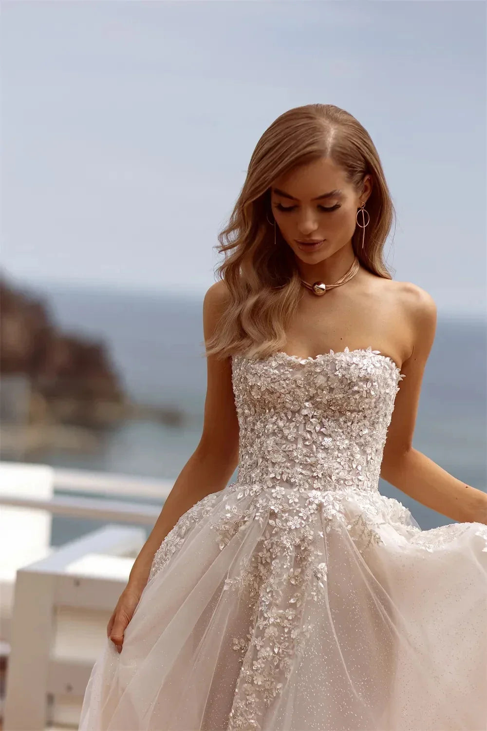 Elegant A-line lace applique off-shoulder sleeveless fluffy princess custom made bridal gown wedding dress